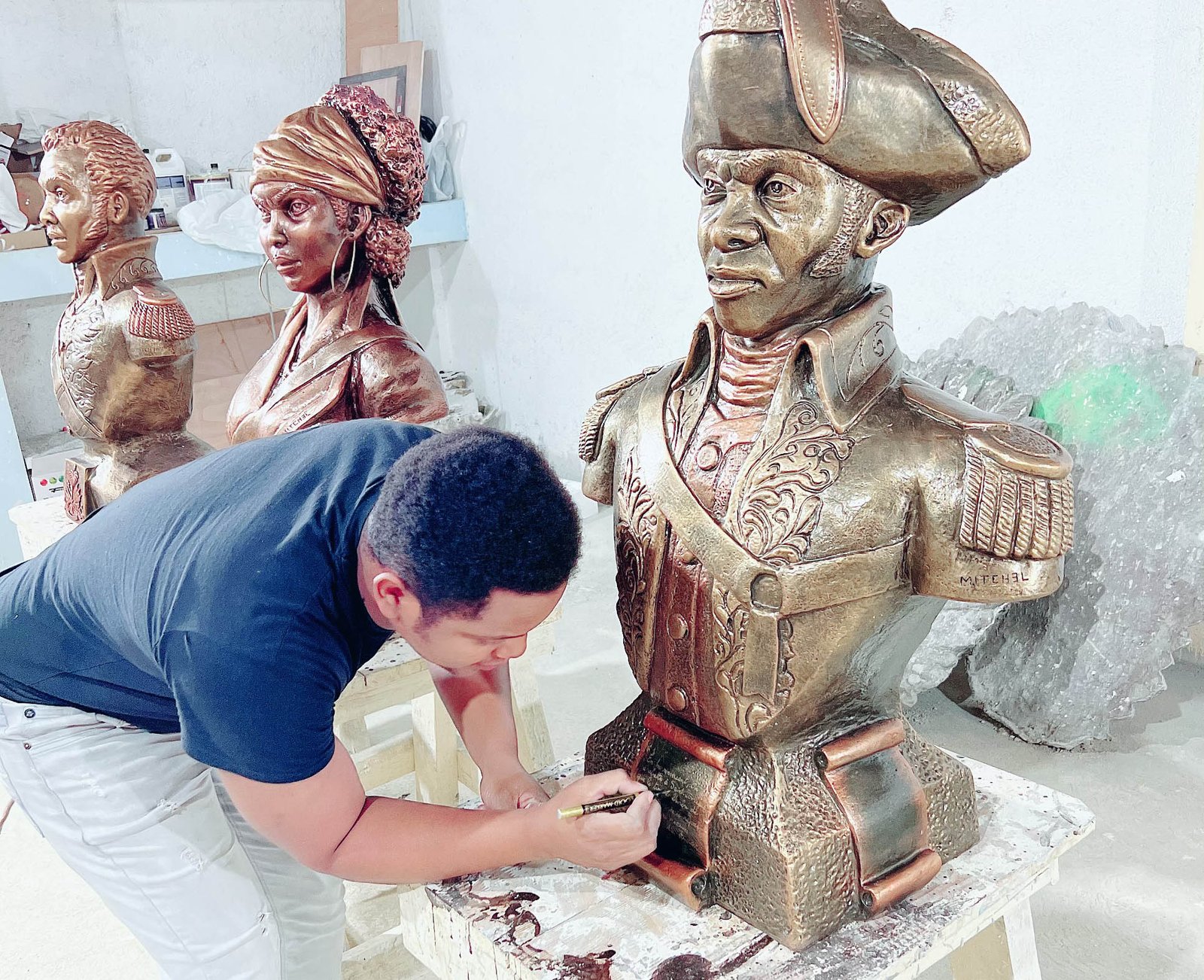 mav arts sculpture